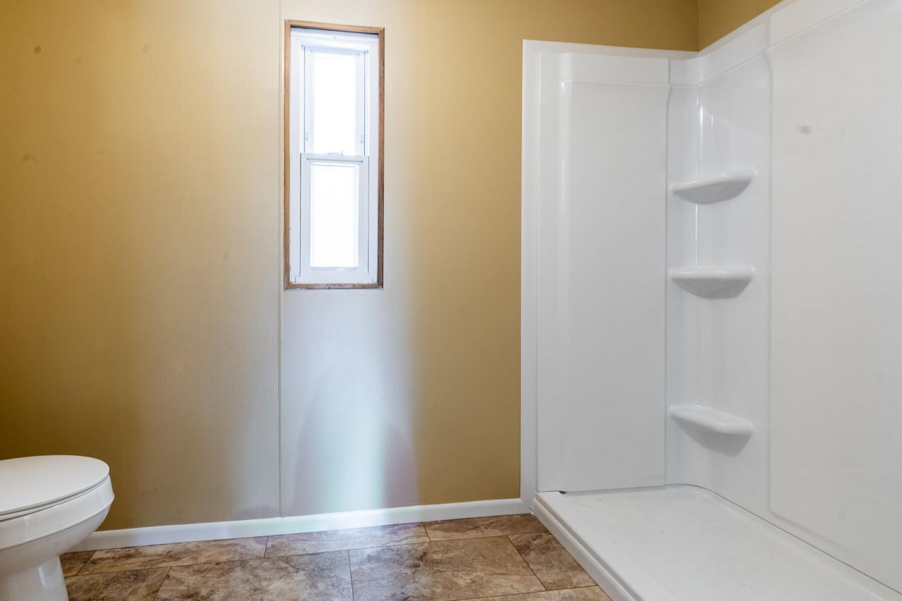 1748 Highway 402 Photo 19