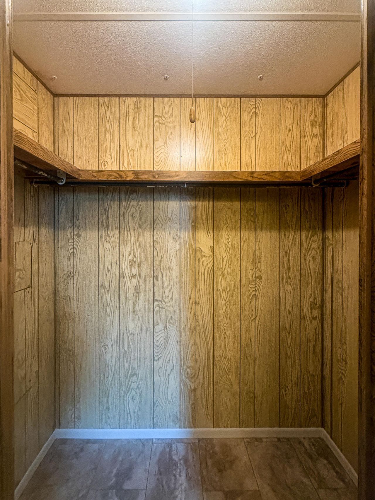 1748 Highway 402 Photo 22