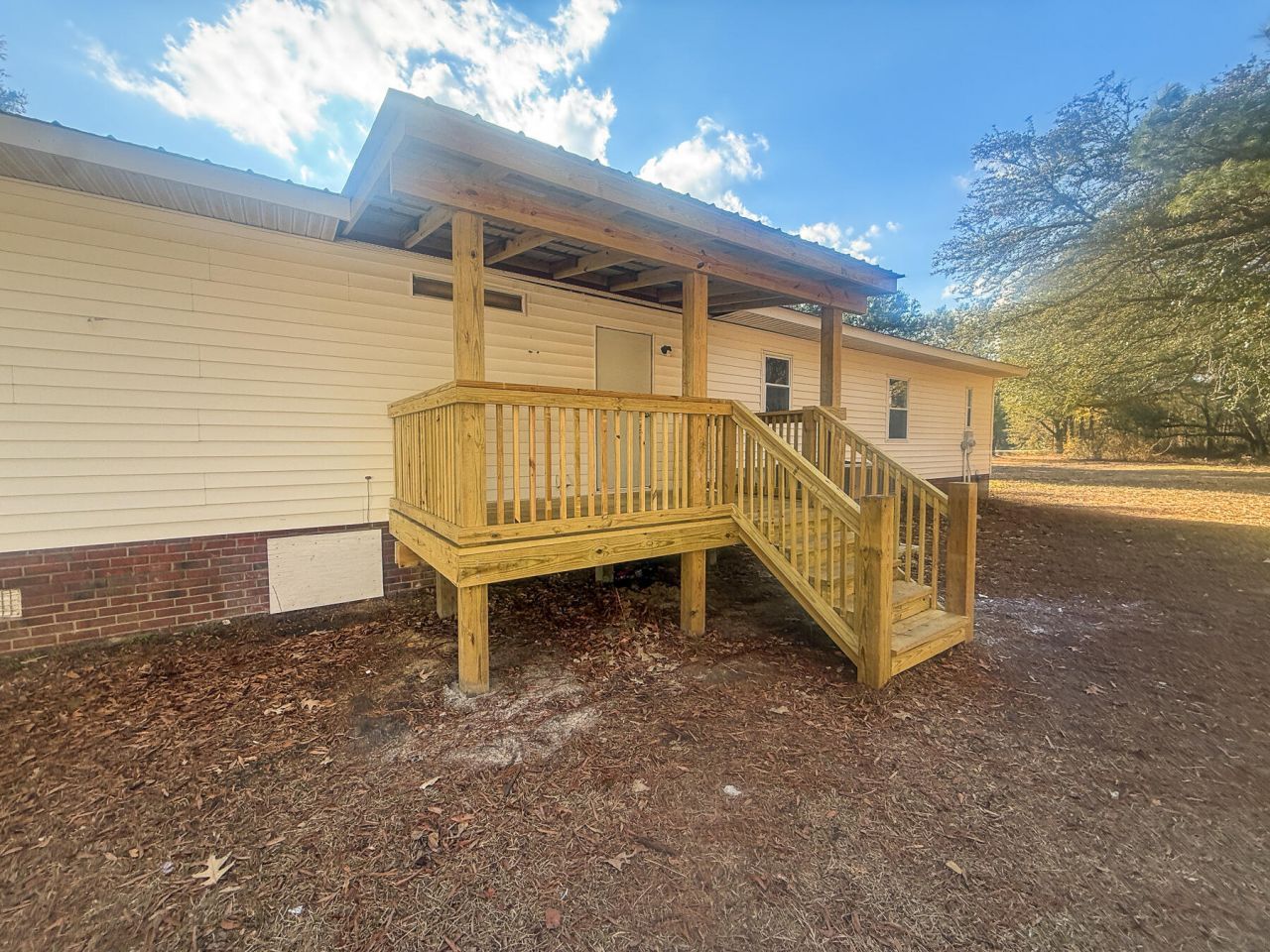 1748 Highway 402 Photo 24