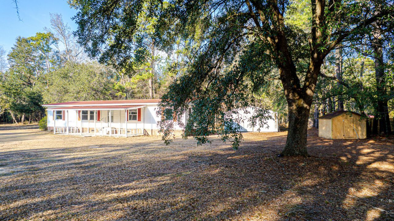 1748 Highway 402 Photo 34