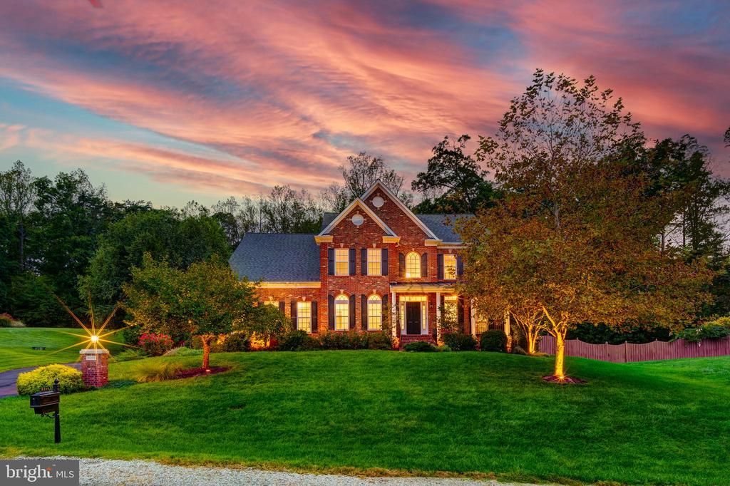 9348 Occoquan Overlook Drive, Lorton, VA 22079 Main Photo