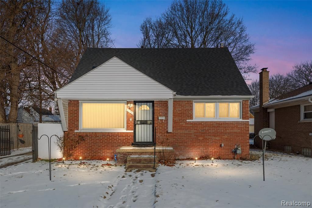 21720 Pembroke Avenue, Detroit, MI 48219 Main Photo