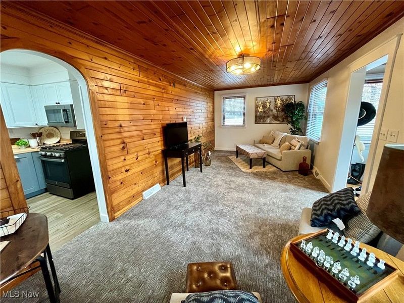 5589 Middletown Road E, New Middletown, OH 44442 Photo 3