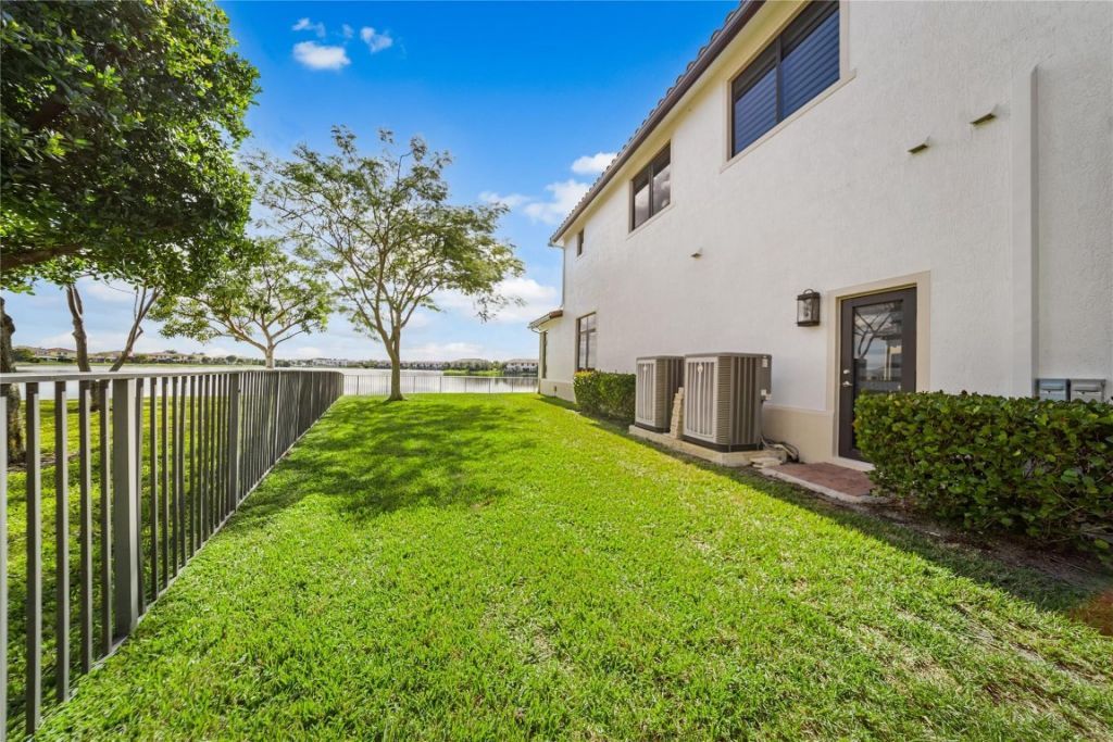 8691 Waterview Ter, Parkland, FL 33076 Photo