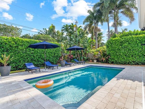 1915 NE 18th St, Fort Lauderdale, FL 33305