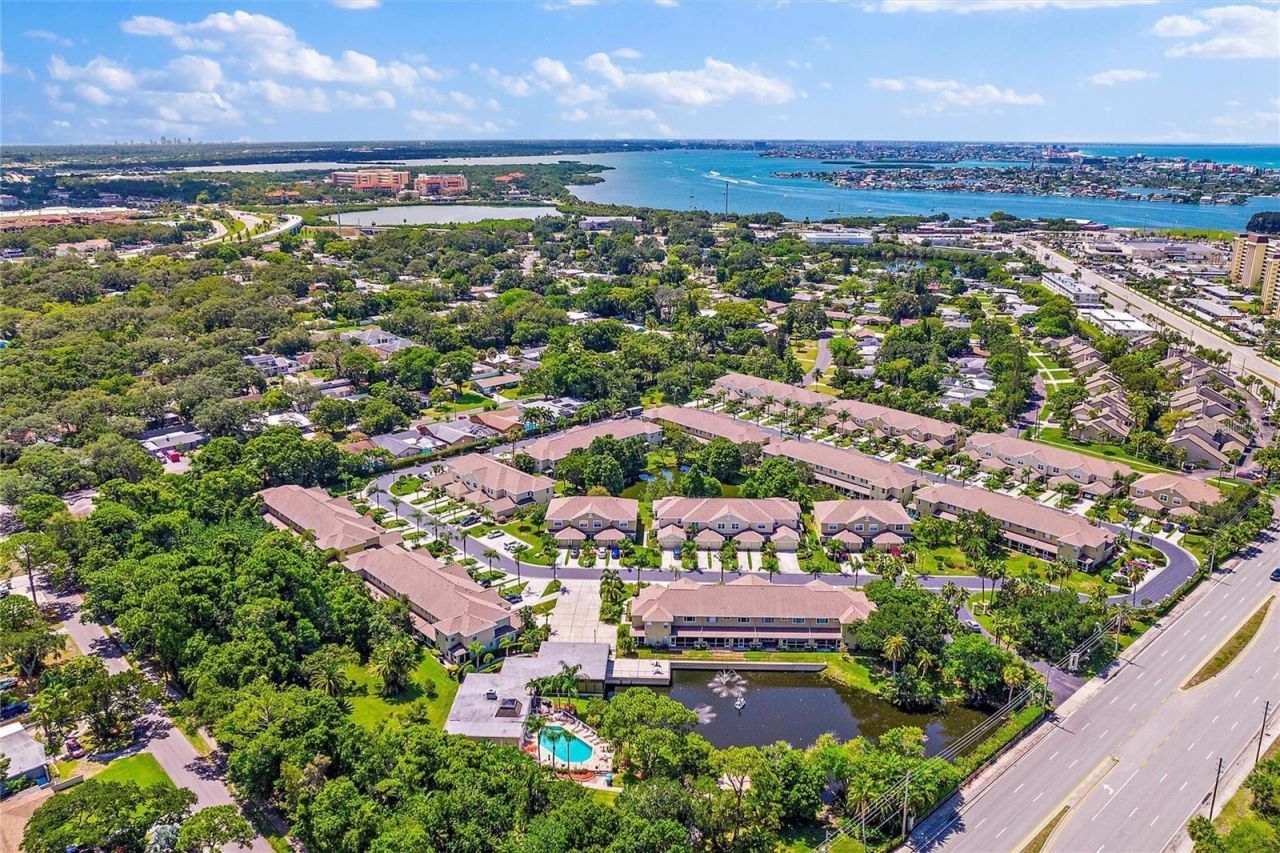 11158 Kapok Grand Circle, Madeira Beach, FL 33708 Main Photo