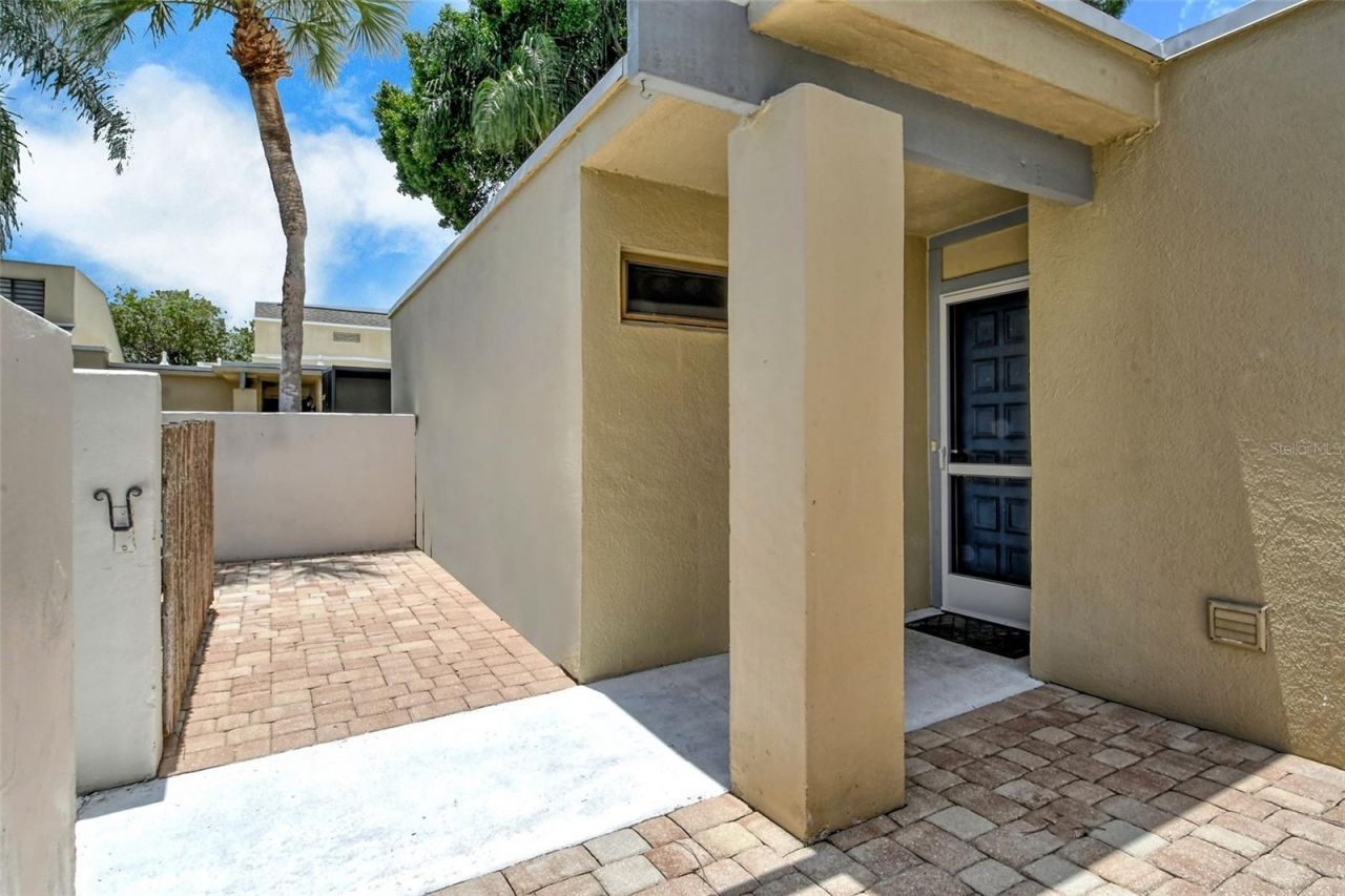 2517 Glebe Farm Close, Unit H-2, Sarasota, FL 34235 Photo