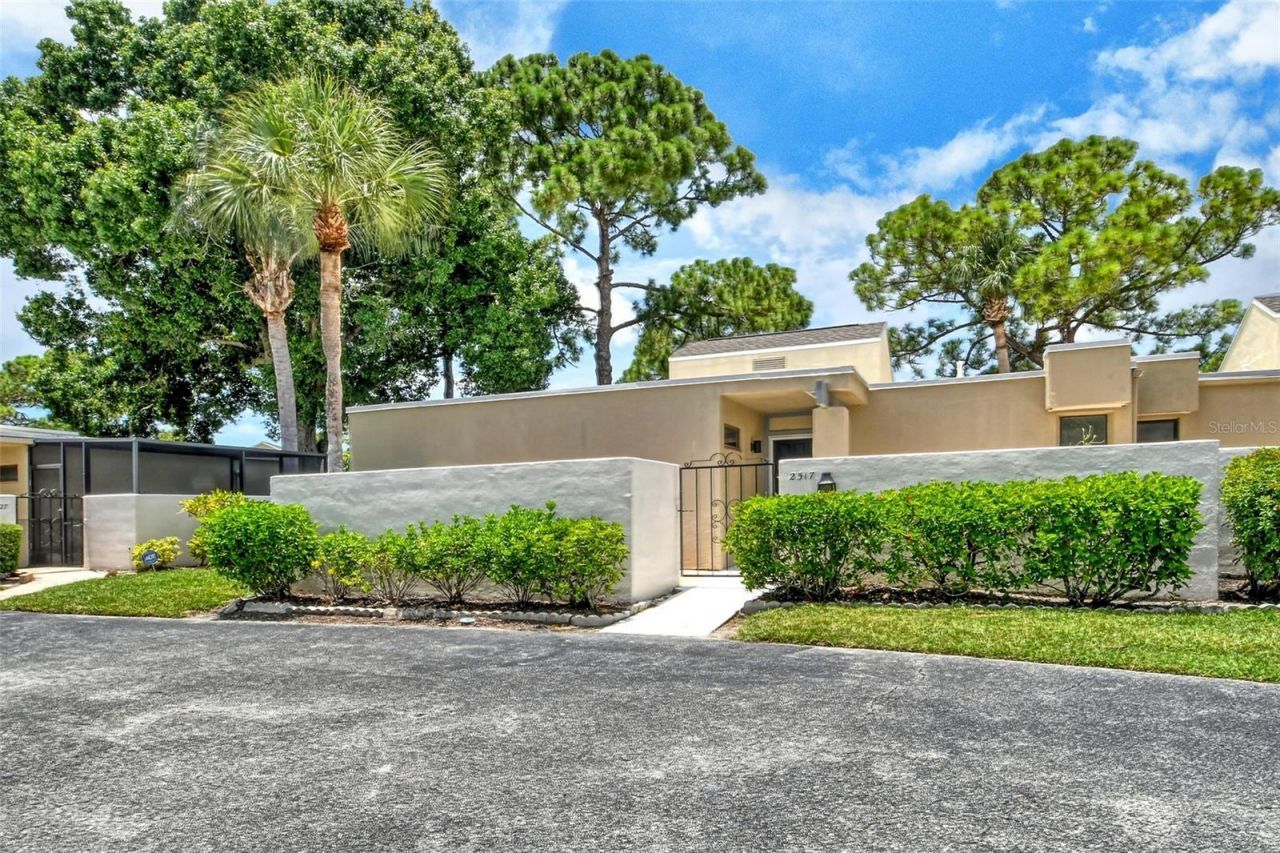 2517 Glebe Farm Close, Unit H-2, Sarasota, FL 34235 Photo