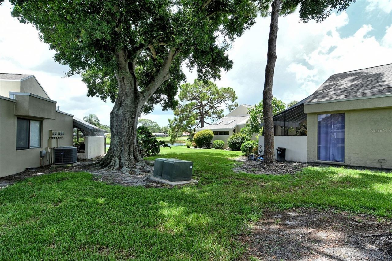 2517 Glebe Farm Close, Unit H-2, Sarasota, FL 34235 Photo