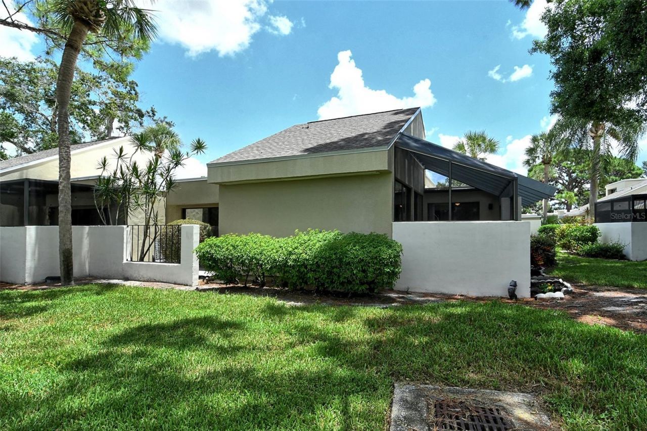 2517 Glebe Farm Close, Unit H-2, Sarasota, FL 34235 Photo
