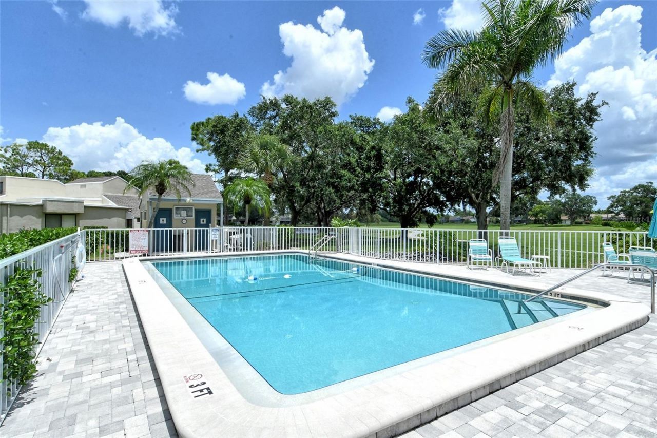 2517 Glebe Farm Close, Unit H-2, Sarasota, FL 34235 Photo