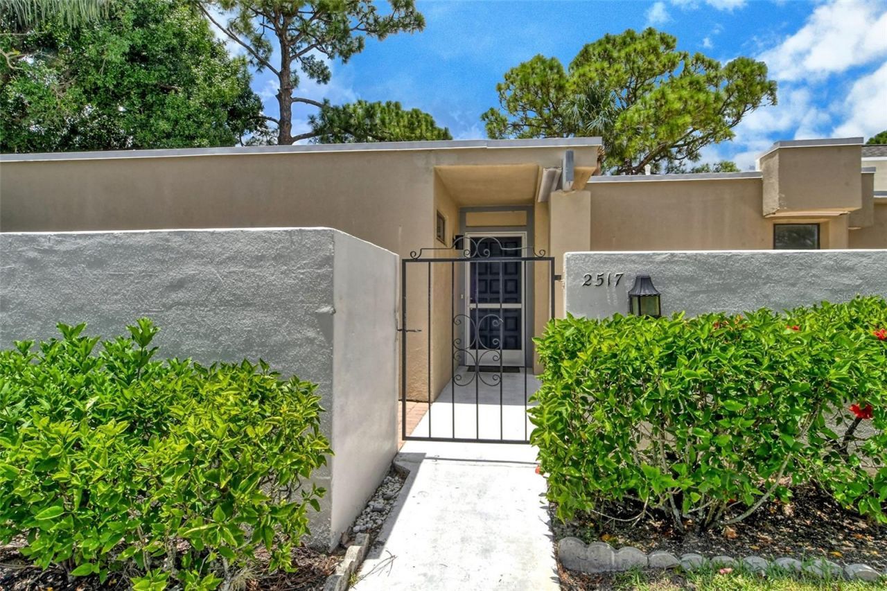 2517 Glebe Farm Close, Unit H-2, Sarasota, FL 34235 Photo