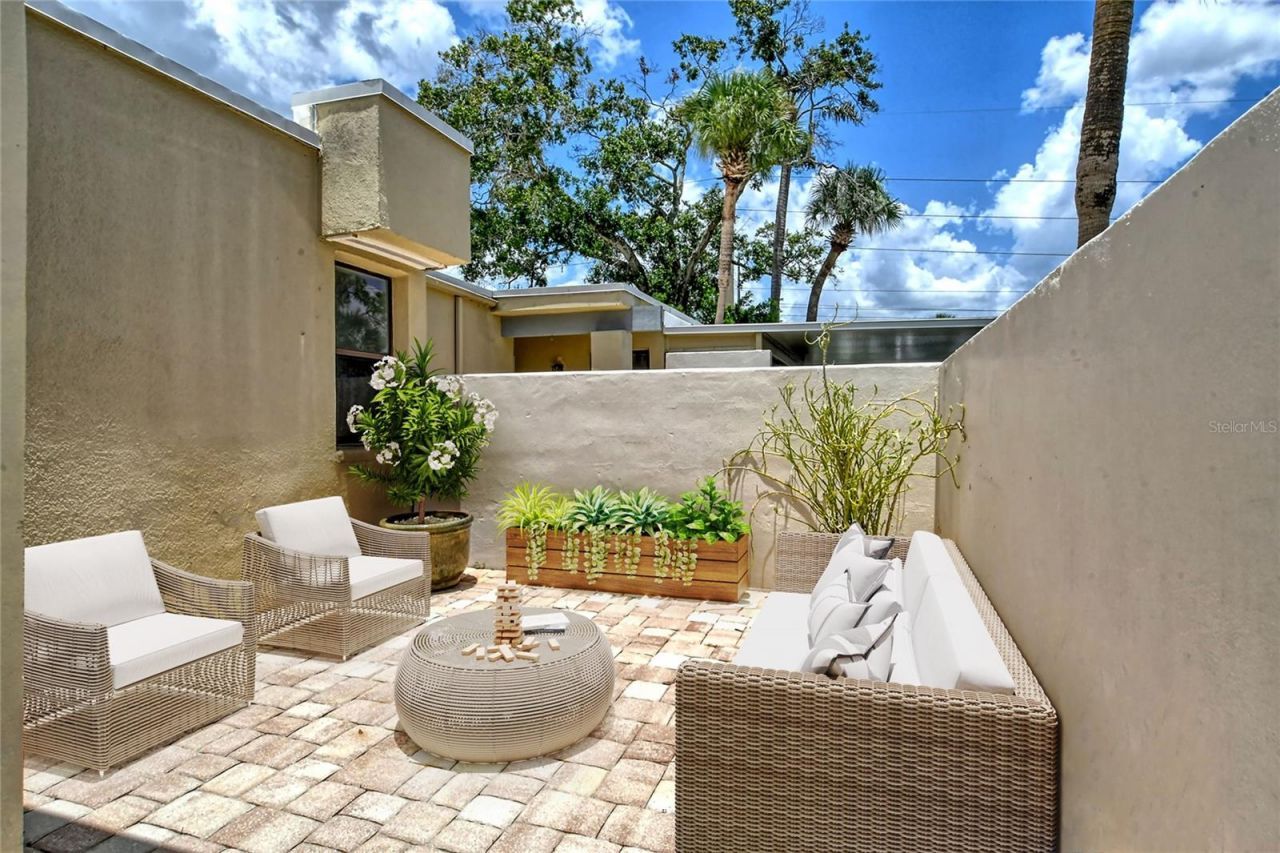 2517 Glebe Farm Close, Unit H-2, Sarasota, FL 34235 Photo