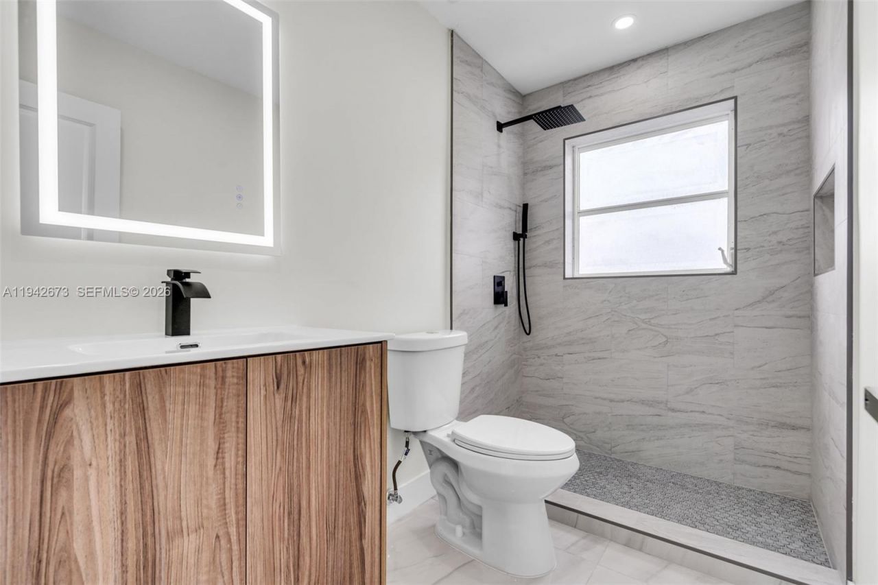 19525 NW 38th Ct, Miami Gardens, FL 33055 Photo