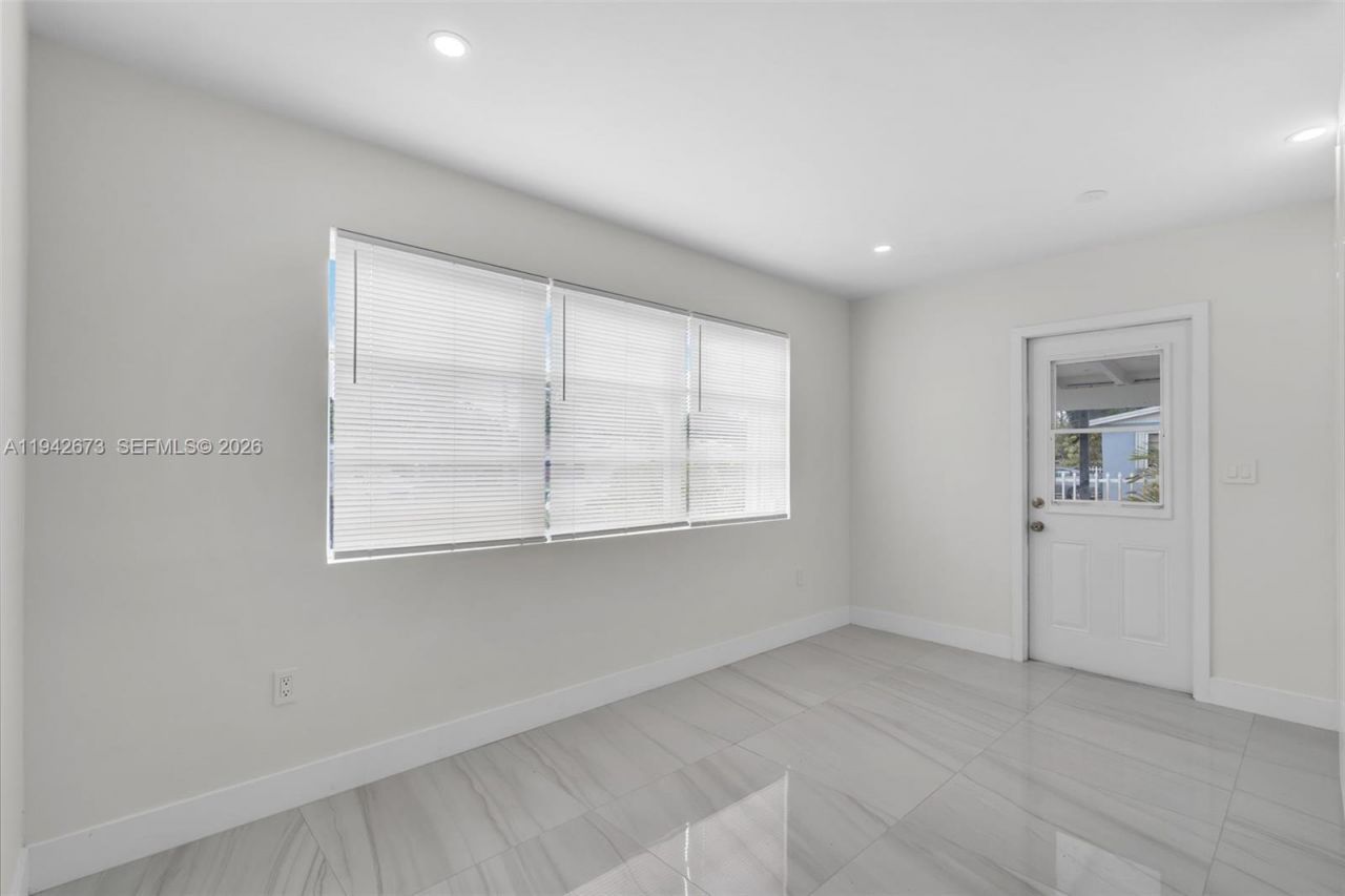 19525 NW 38th Ct, Miami Gardens, FL 33055 Photo