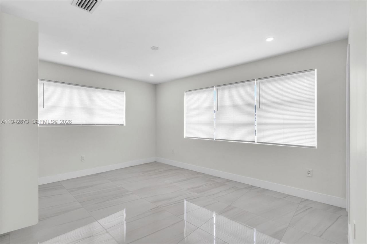 19525 NW 38th Ct, Miami Gardens, FL 33055 Photo