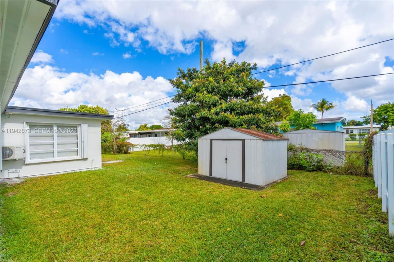 19525 NW 38th Ct, Miami Gardens, FL 33055 Photo