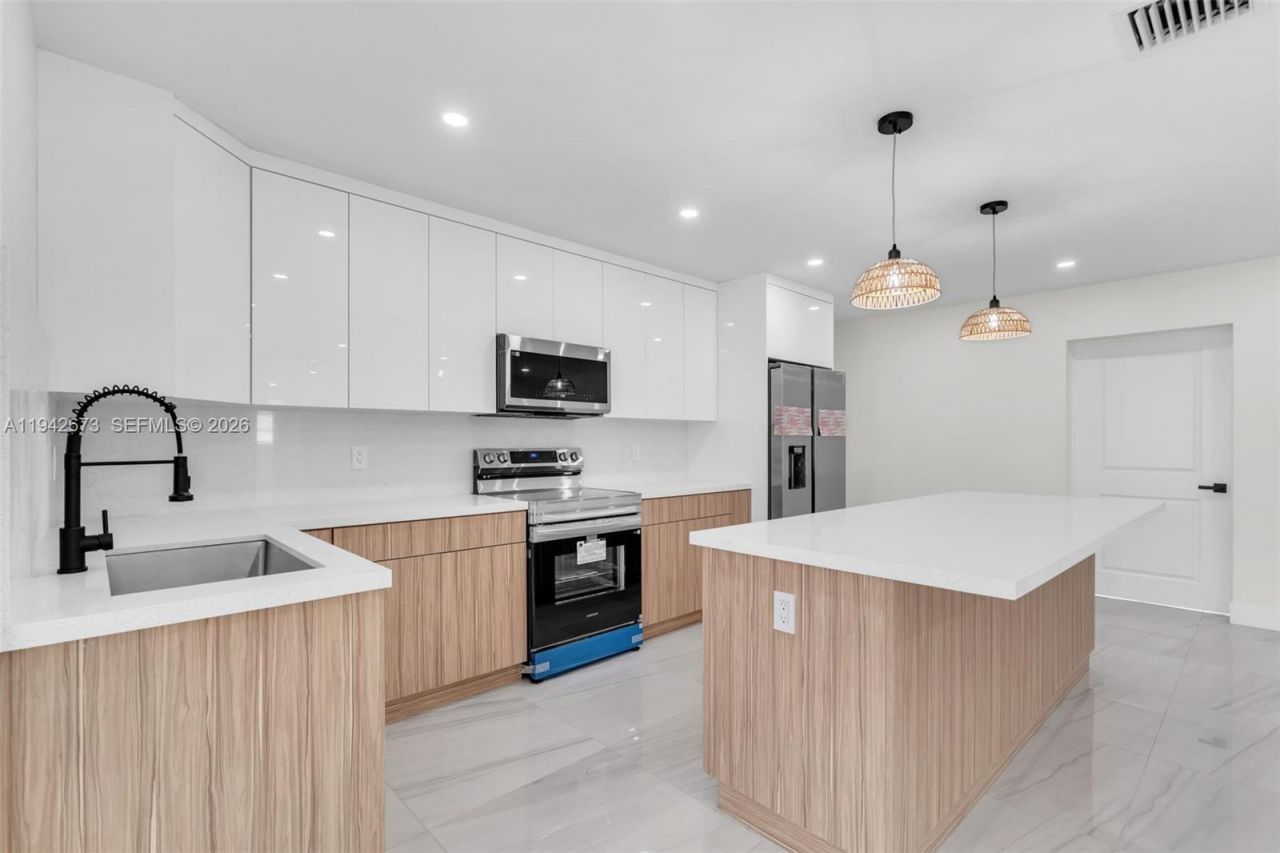 19525 NW 38th Ct, Miami Gardens, FL 33055 Photo