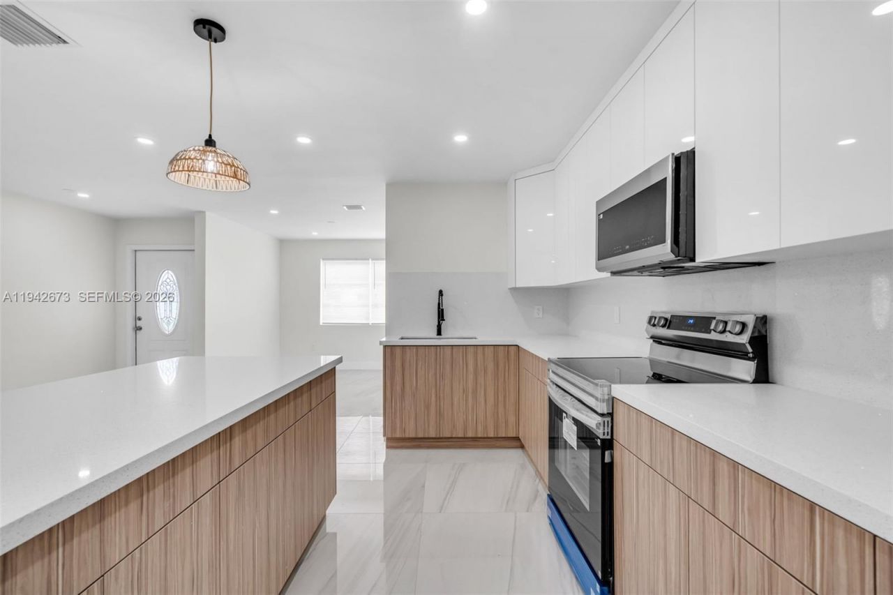 19525 NW 38th Ct, Miami Gardens, FL 33055 Photo