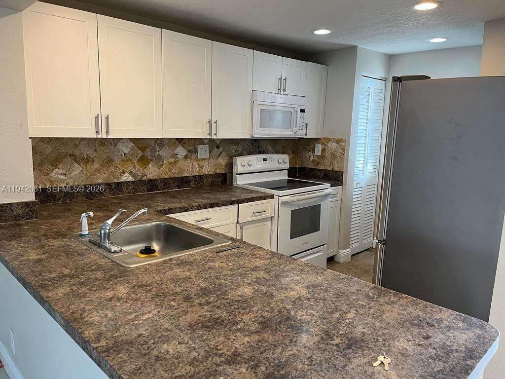 8051 Colony Cir S , Unit 109, Tamarac, FL 33321 Photo