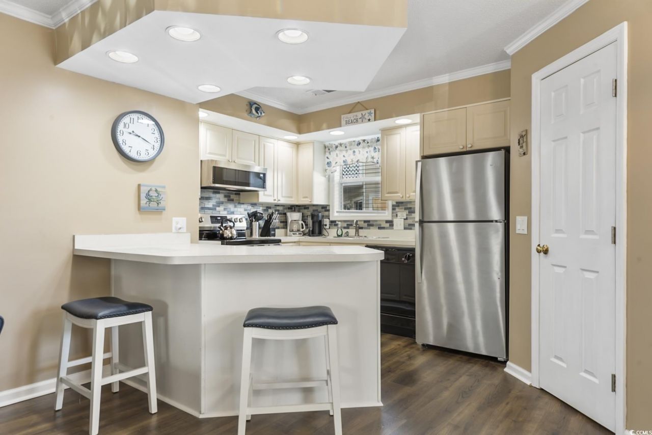 300 Shorehaven Dr. Photo 12