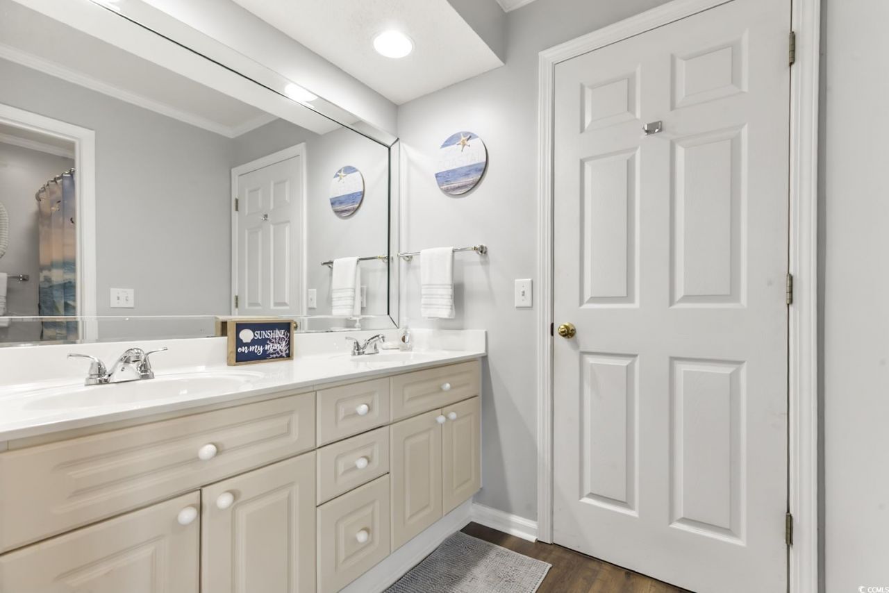 300 Shorehaven Dr. Photo 16