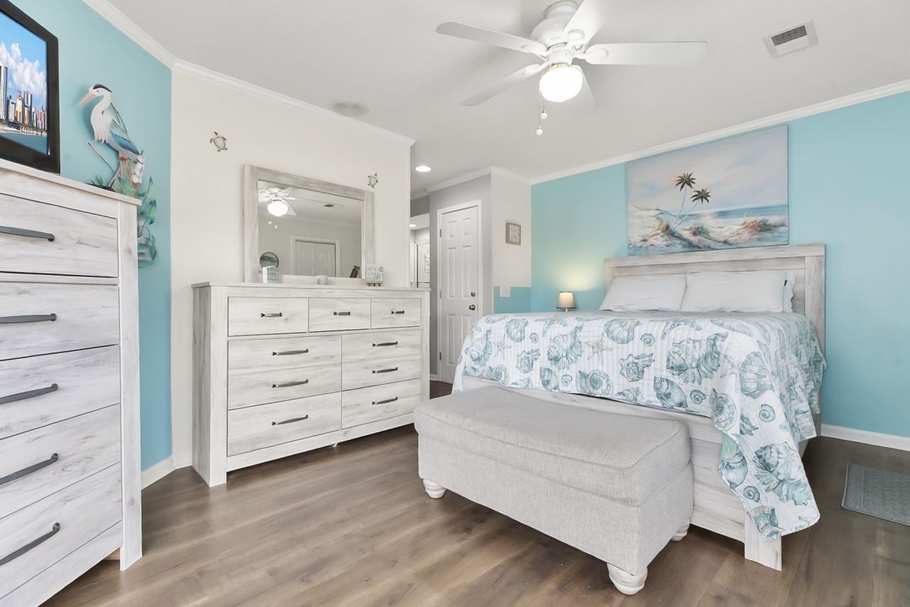 300 Shorehaven Dr. Photo 21