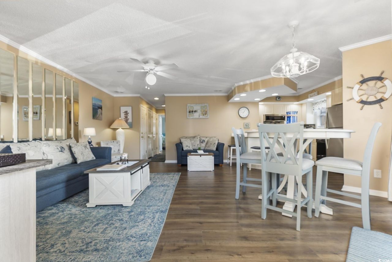 300 Shorehaven Dr. Photo 5