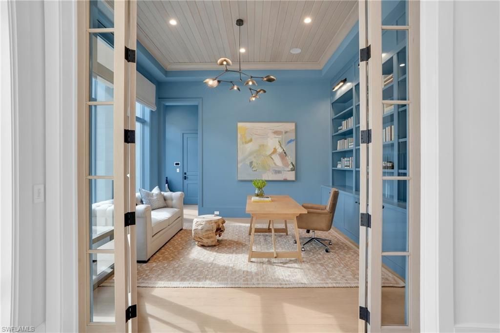 555 Whispering Pine Ln, Naples, FL 34103 Photo