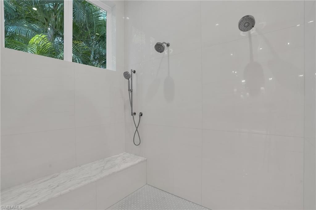 555 Whispering Pine Ln, Naples, FL 34103 Photo