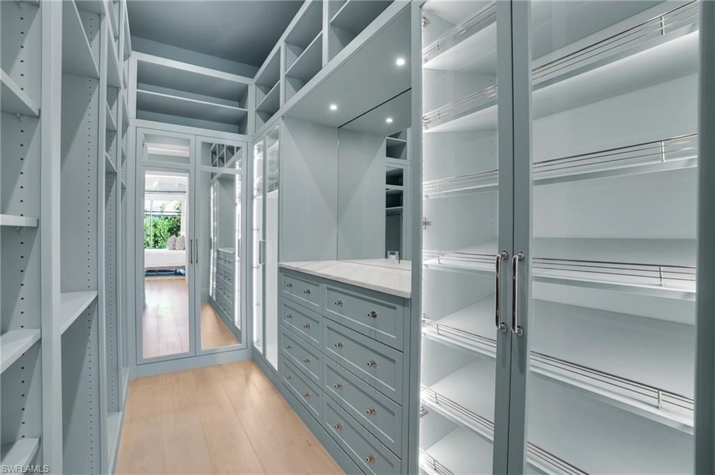 555 Whispering Pine Ln, Naples, FL 34103 Photo