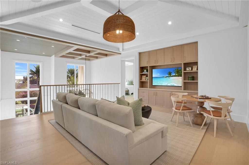 555 Whispering Pine Ln, Naples, FL 34103 Photo