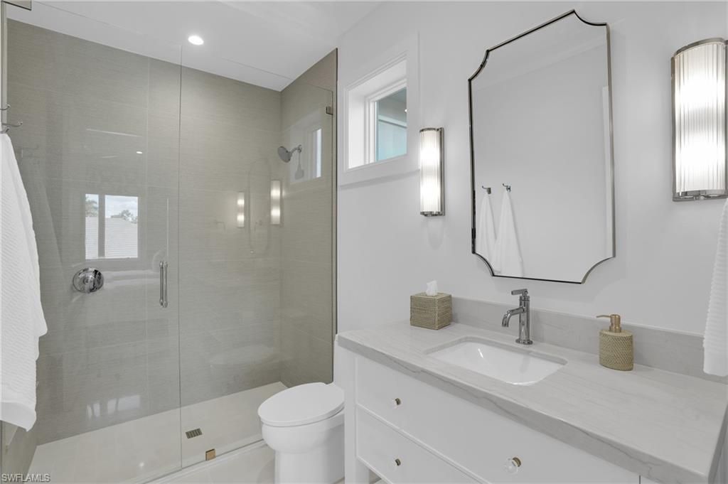 555 Whispering Pine Ln, Naples, FL 34103 Photo