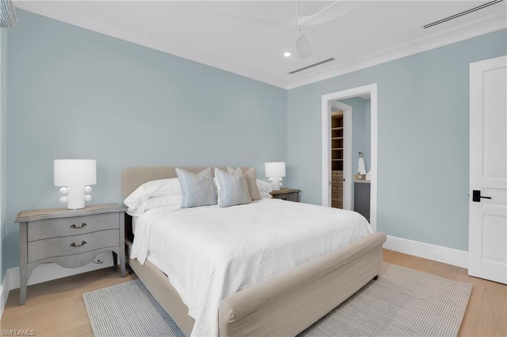 555 Whispering Pine Ln, Naples, FL 34103 Photo