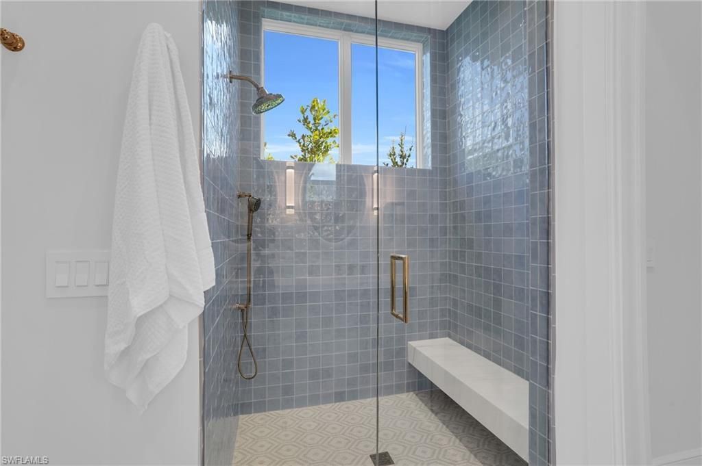 555 Whispering Pine Ln, Naples, FL 34103 Photo