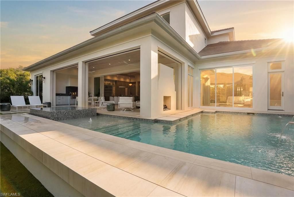 555 Whispering Pine Ln, Naples, FL 34103 Photo