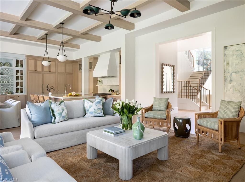 555 Whispering Pine Ln, Naples, FL 34103 Photo