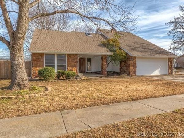 3009 S Aspen Court, Broken Arrow, OK 74012