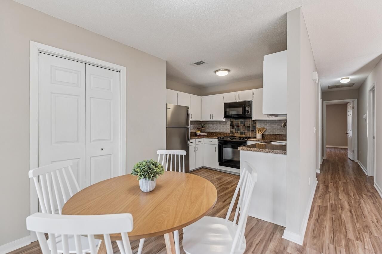 7911 Windfern Court Photo 9