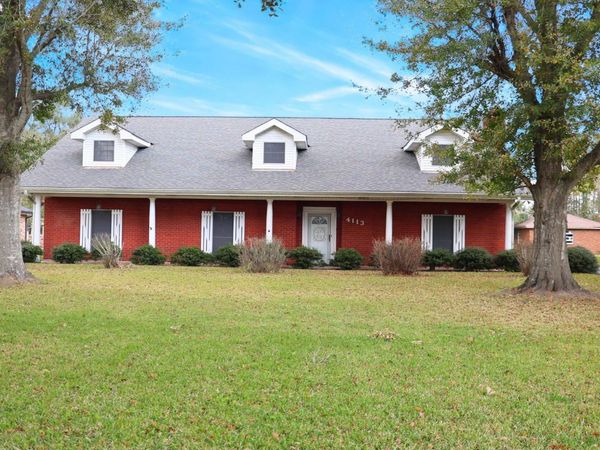 4113 Country Dr, Bourg, LA 70343
