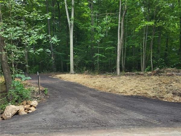 13561 Colony Lane, Burton, OH 44021