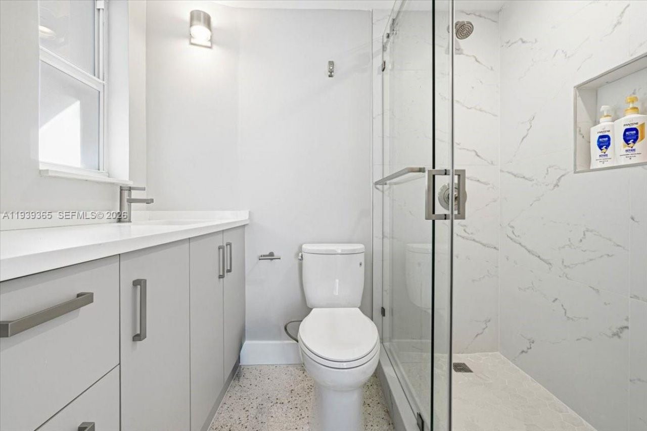 2727 Yacht Club Blvd , Unit 2C, Fort Lauderdale, FL 33304 Photo