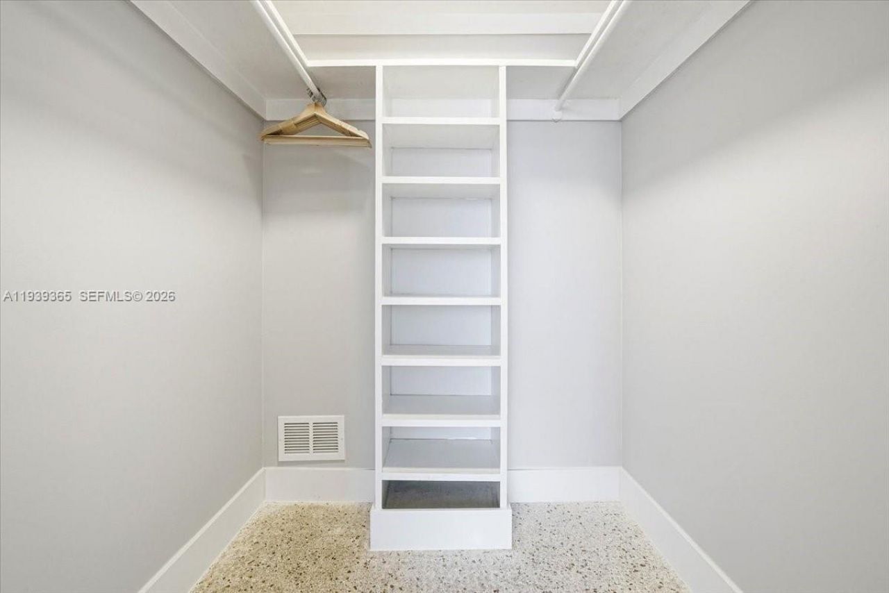 2727 Yacht Club Blvd , Unit 2C, Fort Lauderdale, FL 33304 Photo