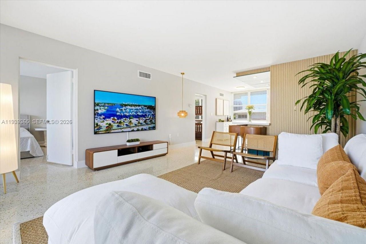 2727 Yacht Club Blvd , Unit 2C, Fort Lauderdale, FL 33304 Photo