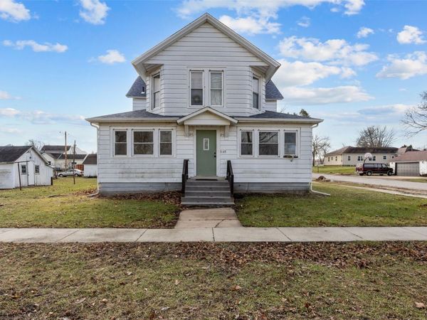 109 W Cleveland, Olin, IA 52320