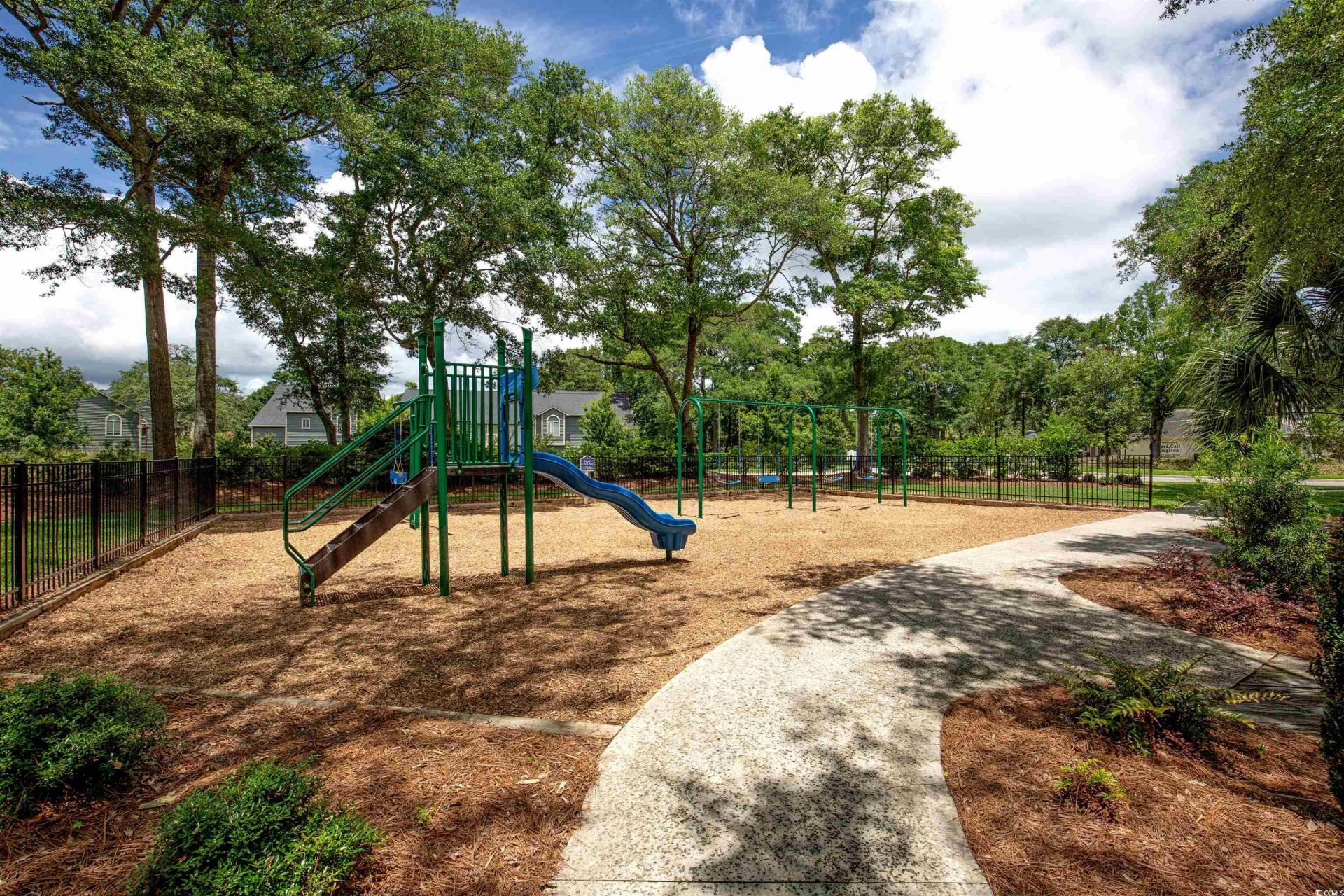 9840 Queensway Blvd. Photo 38