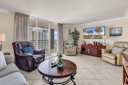 9840 Queensway Blvd. photo 4