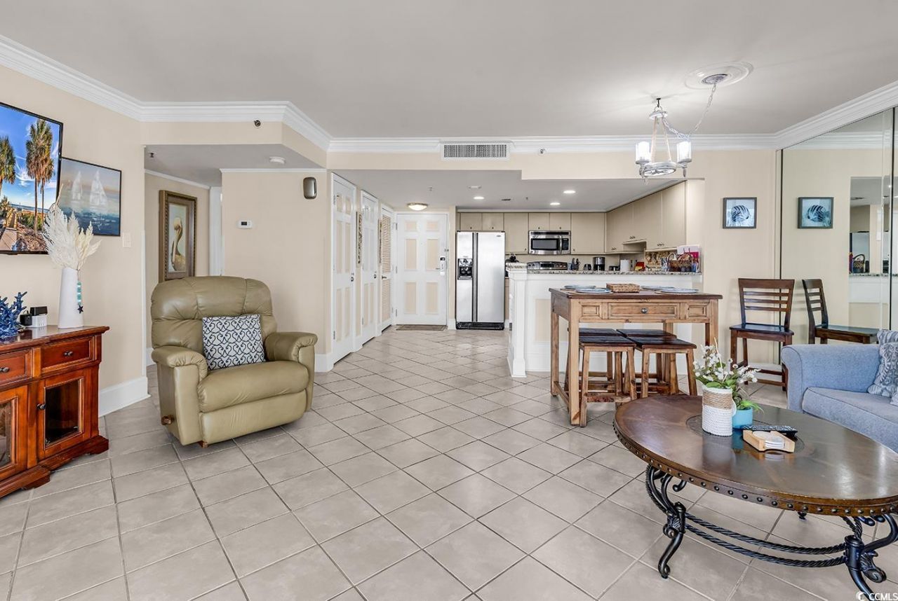 9840 Queensway Blvd. Photo 6