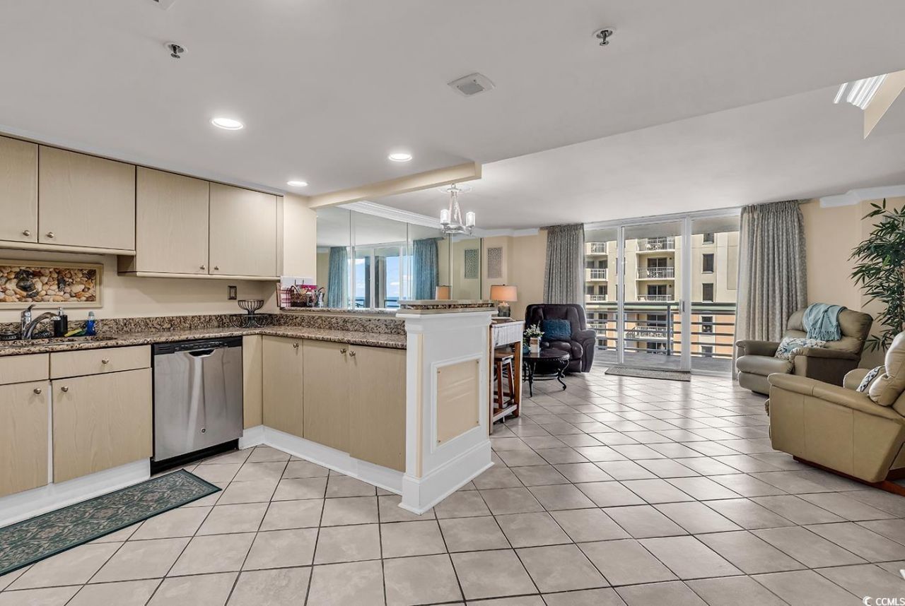 9840 Queensway Blvd. Photo 7