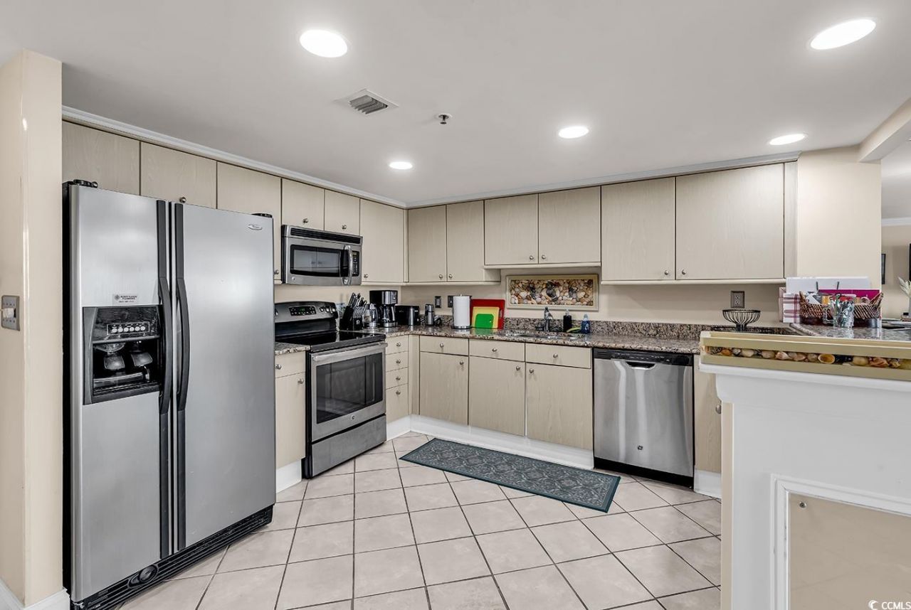 9840 Queensway Blvd. Photo 8